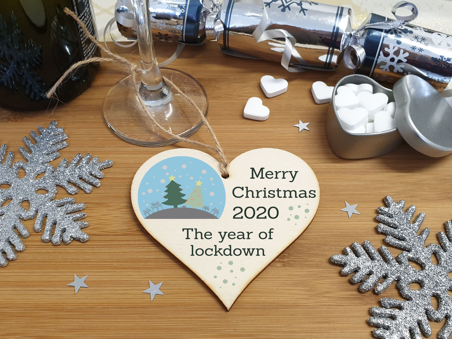 Handmade Wooden Hanging Heart Plaque Christmas Tree Bauble 2020 Year of Lockdown Family Celebration Trees Gifts Snowglobe Design